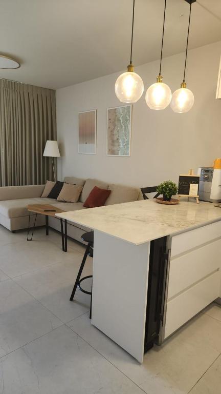 SeaView 202, Caesarea