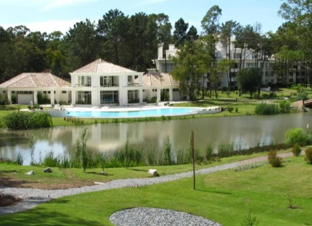 Green Park Solanas hermoso apartamento vista lago - 1
