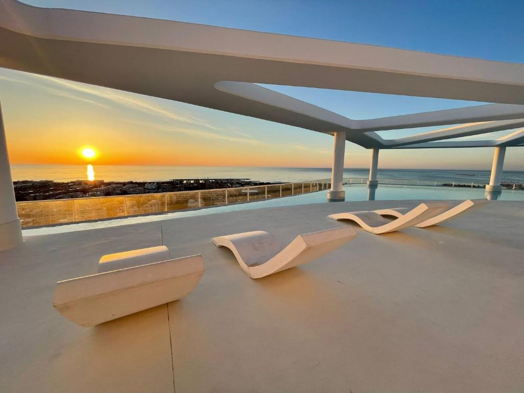 "BOUTIQUE H8" Beach Roof Terrace Infinity Pool Bar SPA Padel Swimming Pool - 4