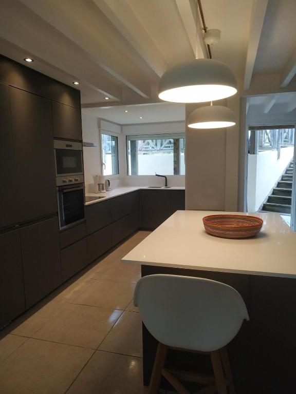 Villa 5 bedrooms 4 bathrooms large swimming pool - 2