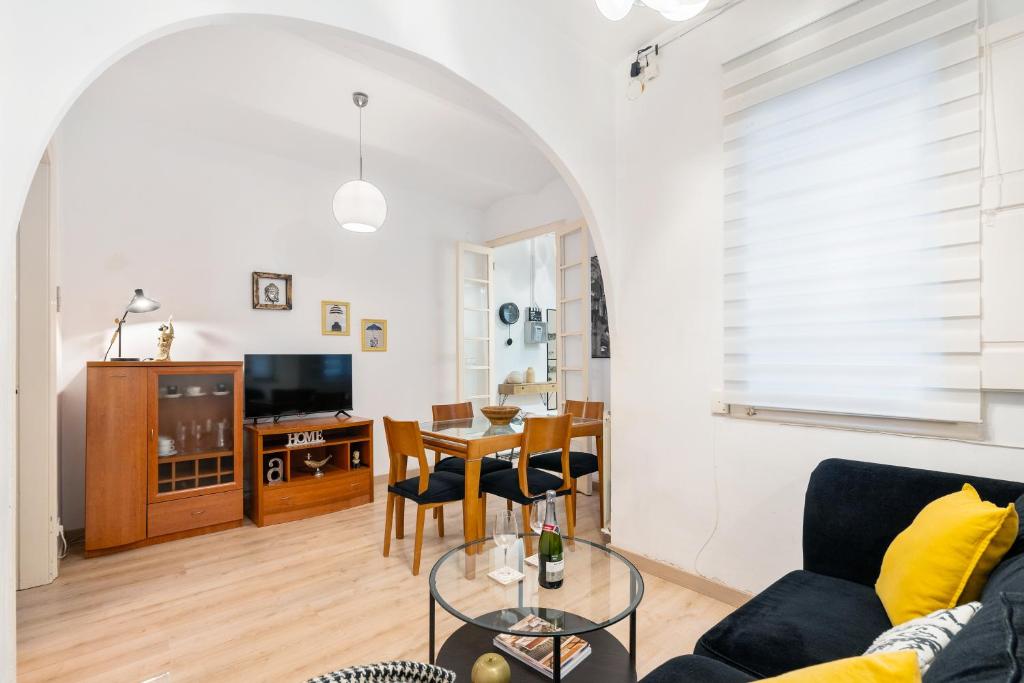 Whisper-Quiet 2BR Near Sagrada - 2