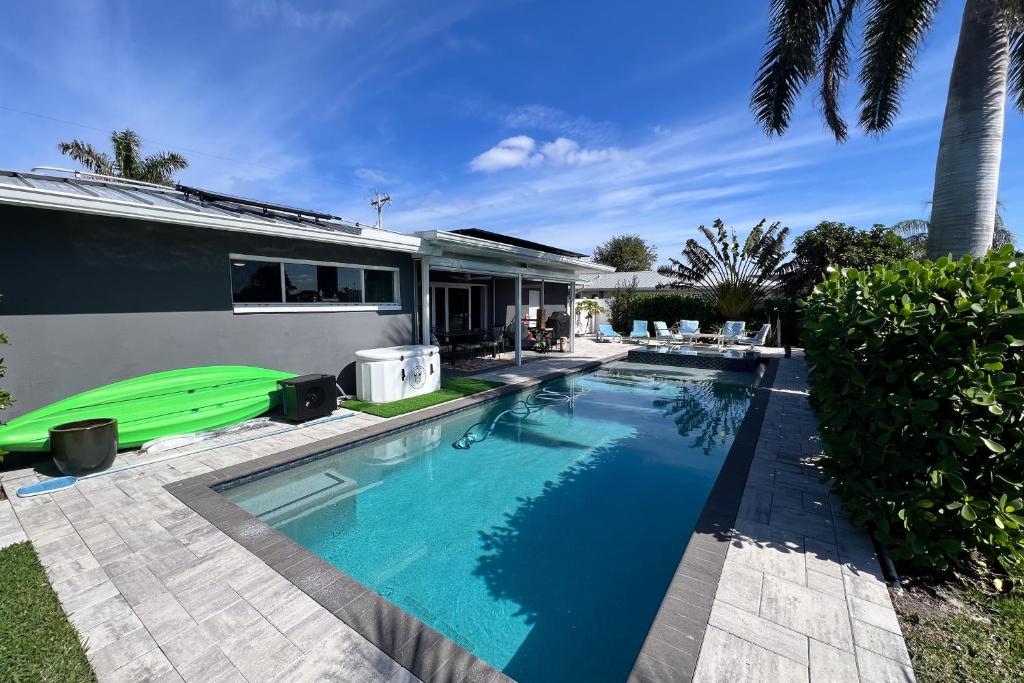 Current Waters, Cape Coral