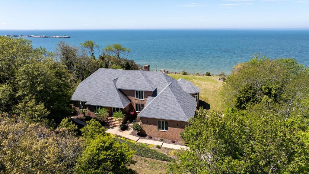 Sunset on the Rocks - Luxurious beachfront comfort!, Cape Charles