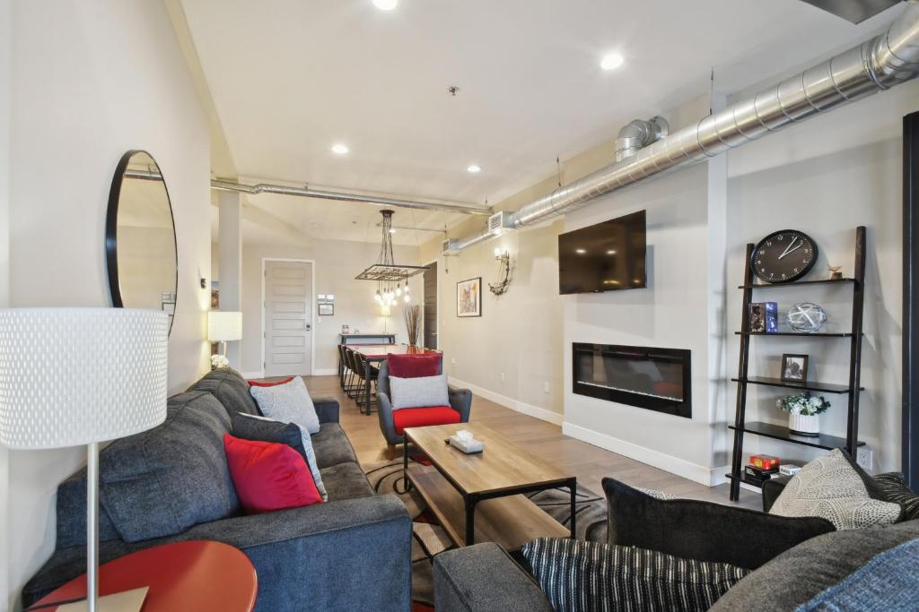 3198 Graffiti & Skyline at RiNo Art Lofts, Denver