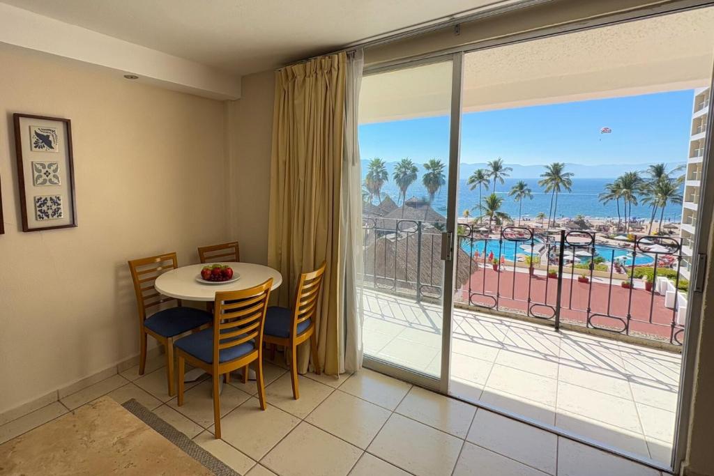 Ocean-view condo with exclusive amenities! - 4