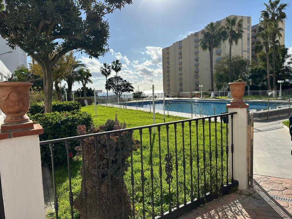 Benalmadena Beachside Apartment with parking - 3