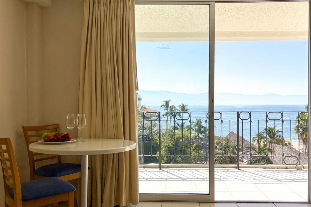 Amazing Ocean View! Access to the pool & the beach - 3