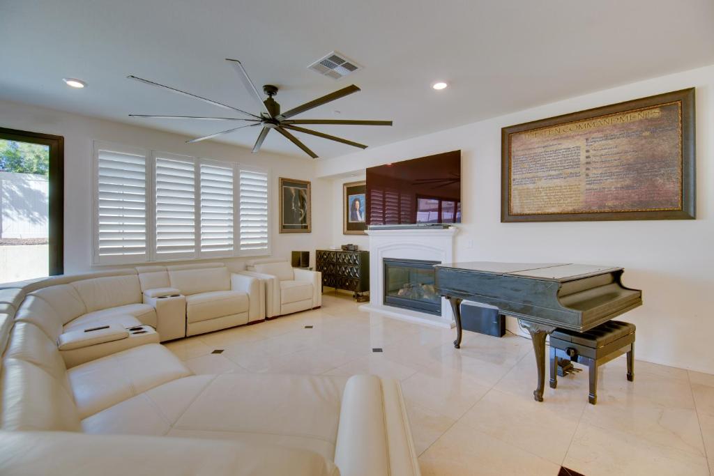 Luxurious and Spacious Family Duplex in Menifee!, Menifee