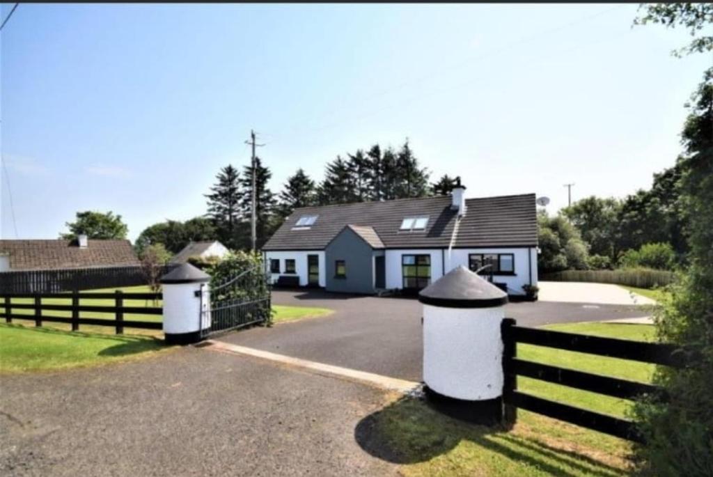 Larch Chalet, Lackagh