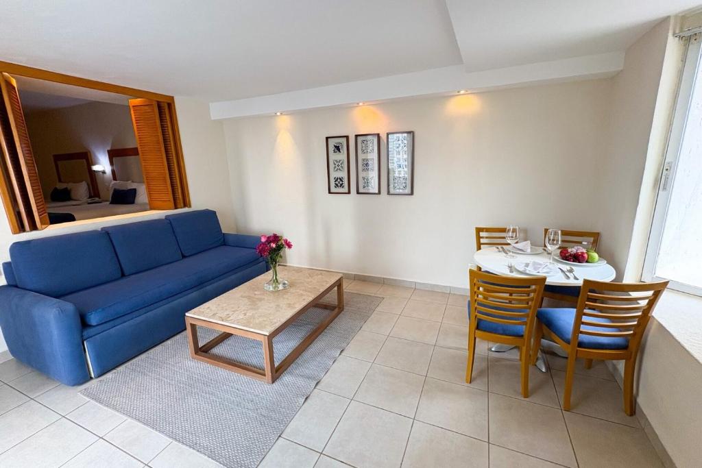 Oceanfront development, ideal for relaxation! - 3