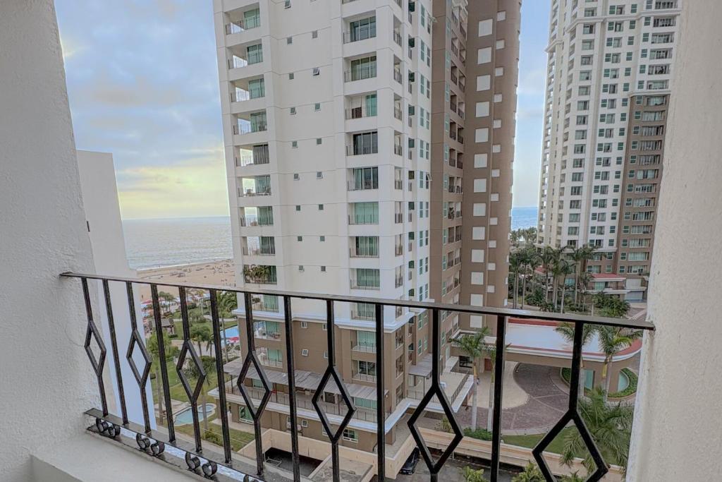 Oceanfront development, ideal for relaxation! - 4