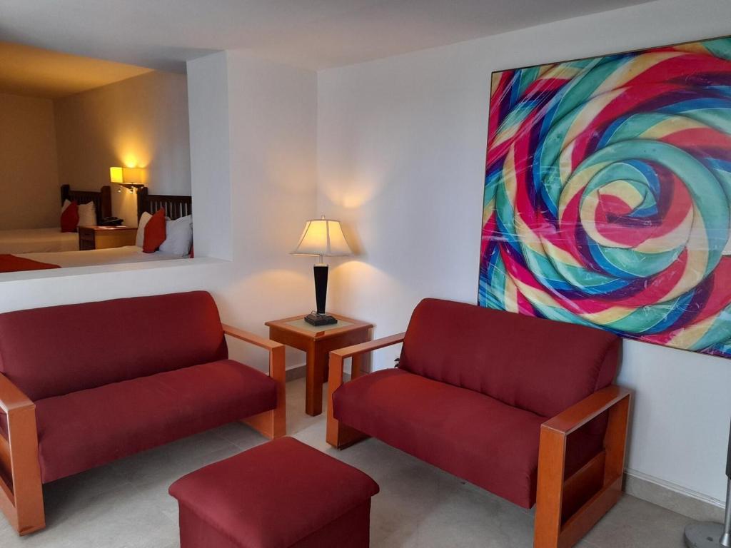 Spacious, standard with beach access & wifi! - 2
