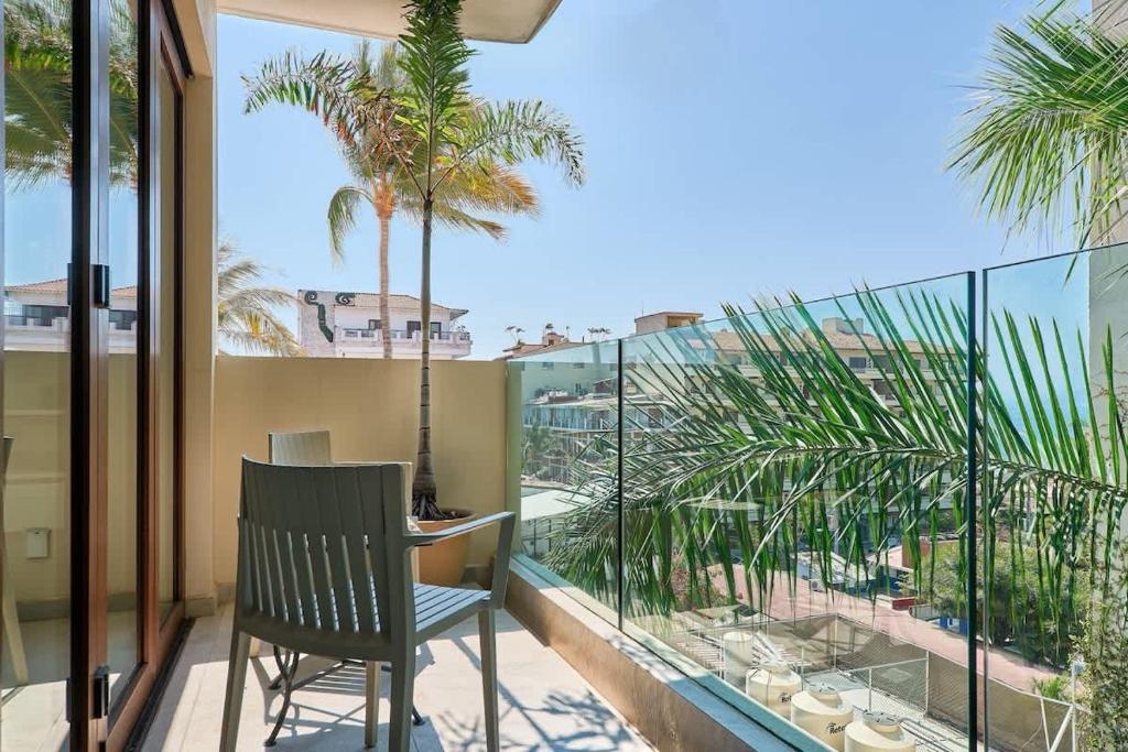 Oceanview Studio in Zona Romantica - Beachfront - 5