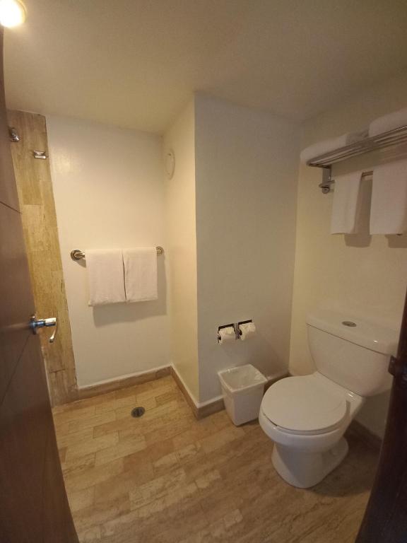 Functional, pool and direct access to the beach!, Puerto Vallarta