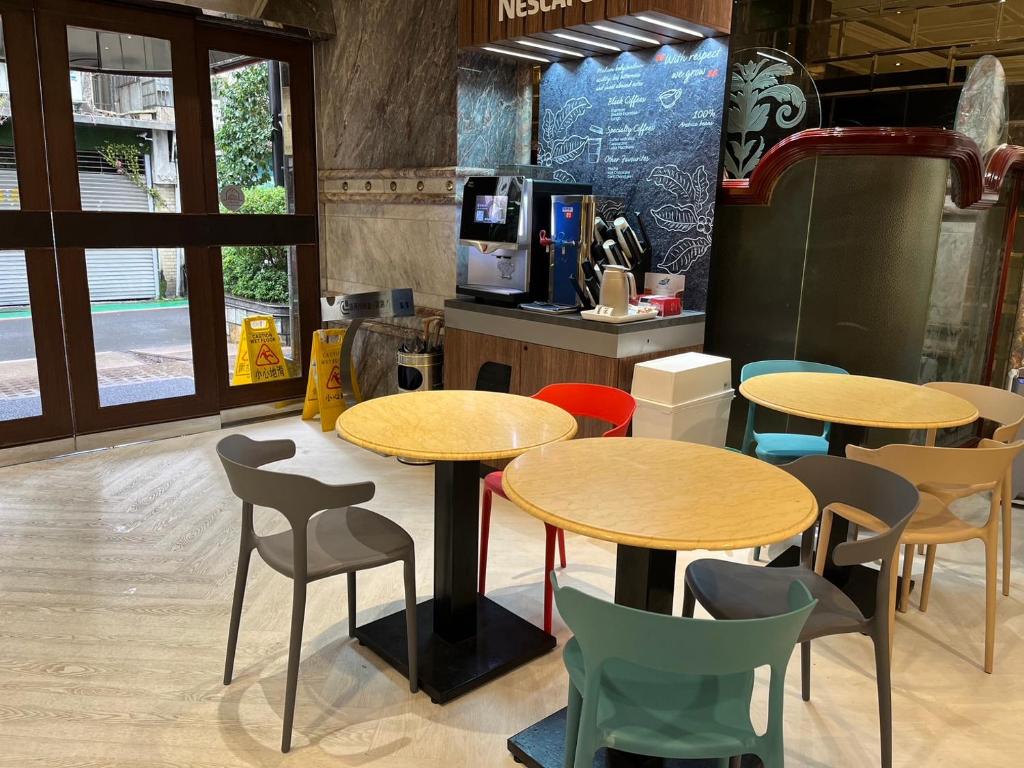 Exterior view, Happiness Hotel in Taipei