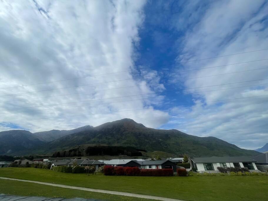 Charming Studio with Remarkable views, Queenstown