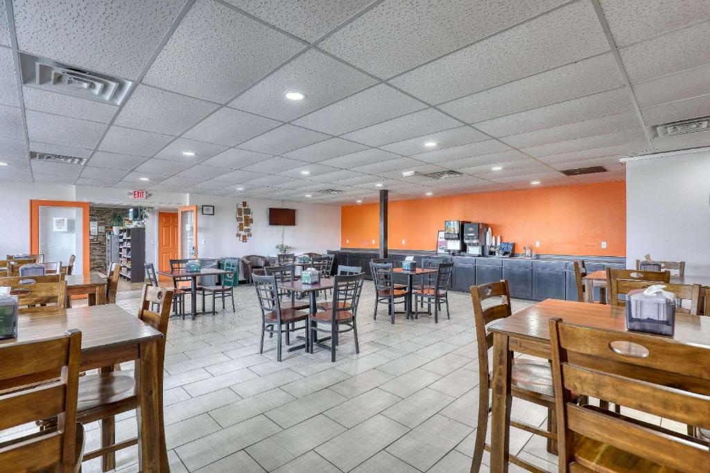 Econo Lodge Neenah お料理のイメージ