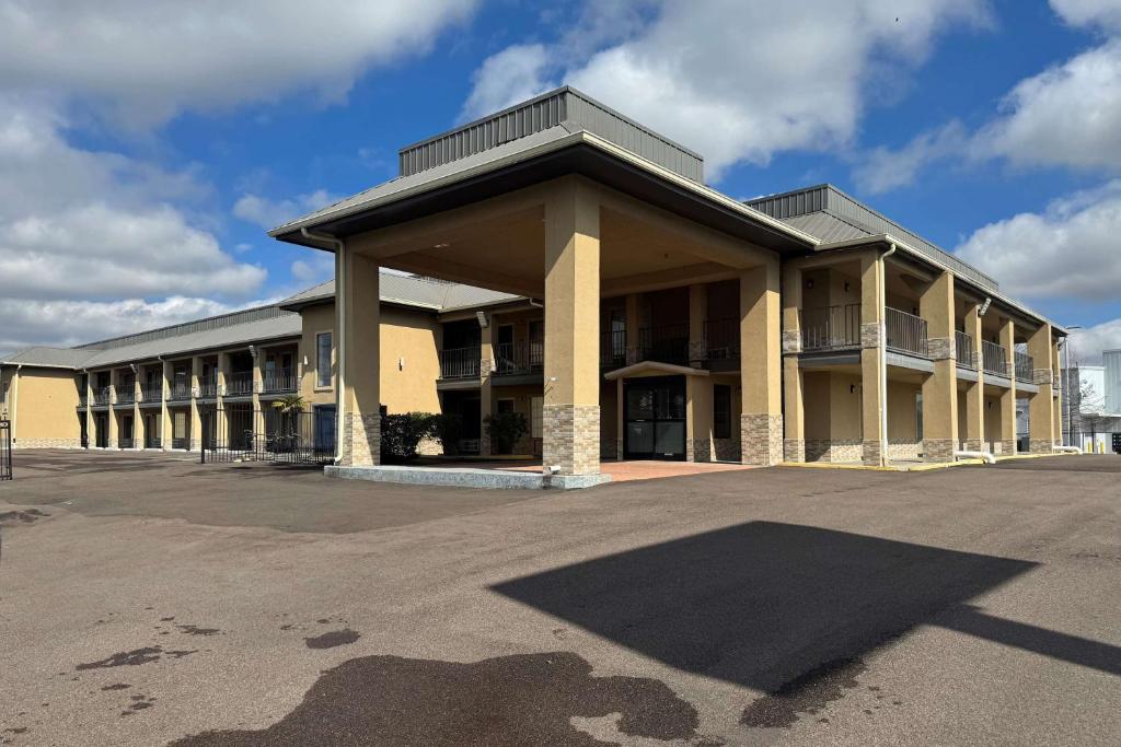 Super 8 by Wyndham Jackson MS Near the Fairgrounds, Jackson