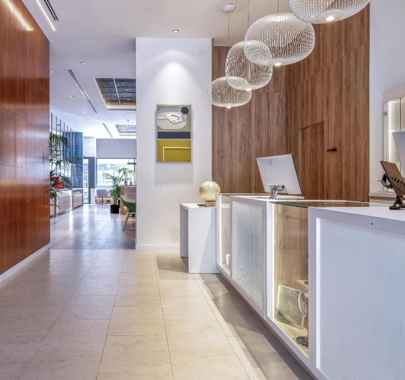 フロント・ロビー