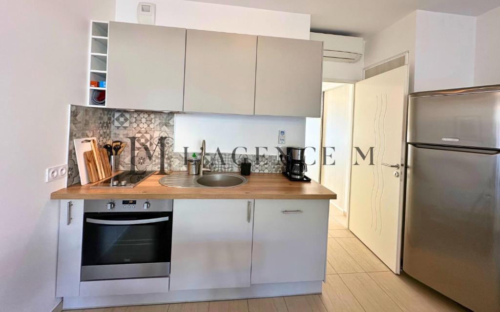 Studio Bis Rivages - 4 couchages, 100m de la plage, terrasse, ascenseur - 4