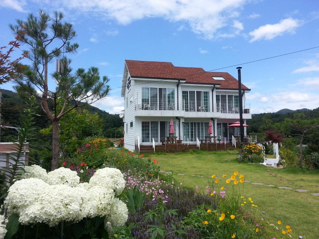 Walking Sky Pension 전경