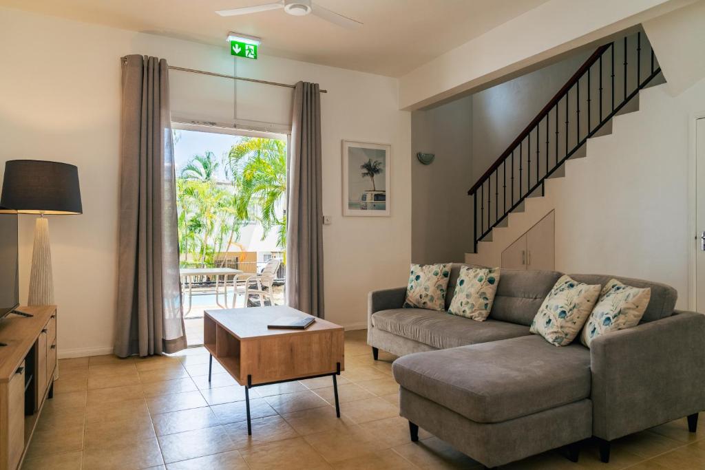 Charming Jasmine Duplex, Grand Bay