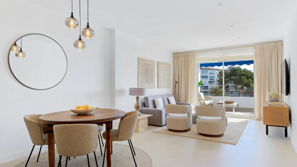 Two Bedroom Apartment - Sea View - 3