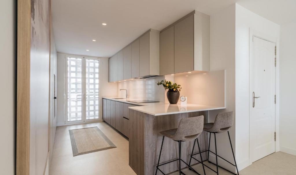Two Bedroom Apartment - Sea View - 5