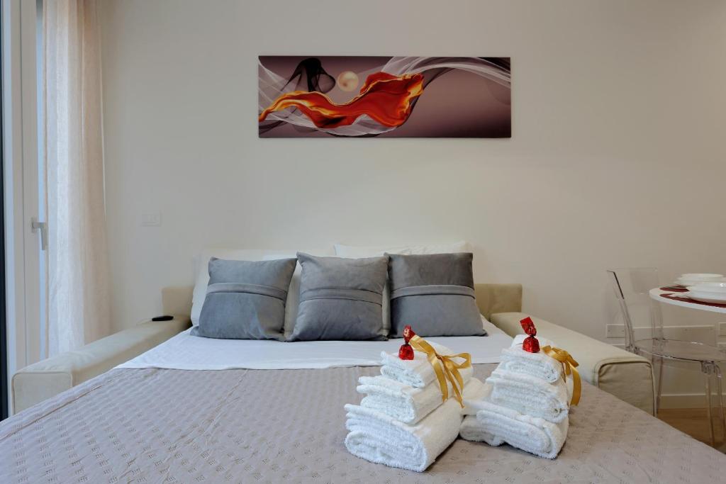 MASCARELLA SUITE - elegante design con patio nel centro storico, Boloňa