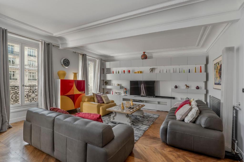 Luxury 5-Bed Residence - Opposite the Eiffel Tower - Located on Avenue Kléber - 5