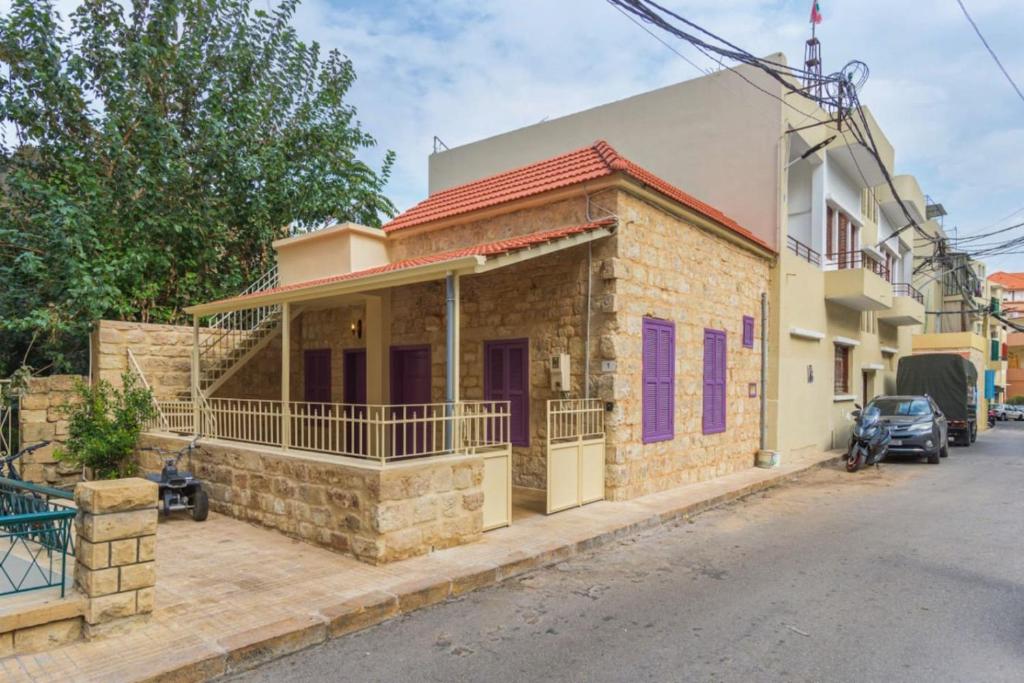 Standalone 1-BR Apt with Terrace in Ashrafieh, Beirut