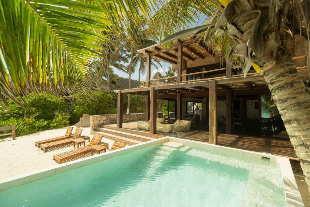 Casa Aakbal - Luxury Beach Front Villa - 4