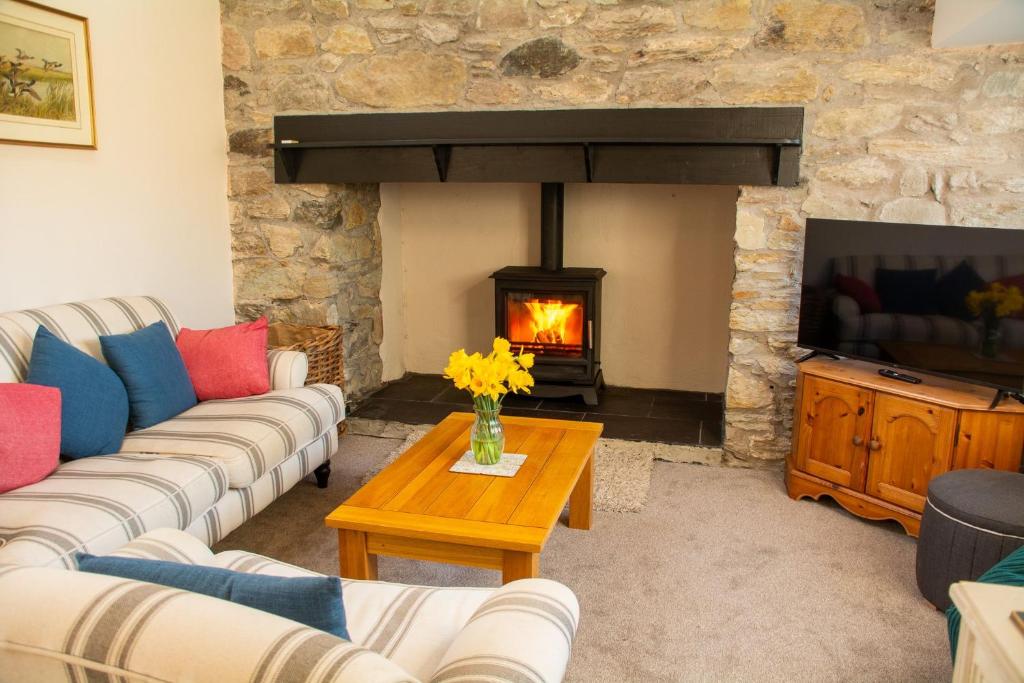 Ty'r Garreg, Rhoscolyn