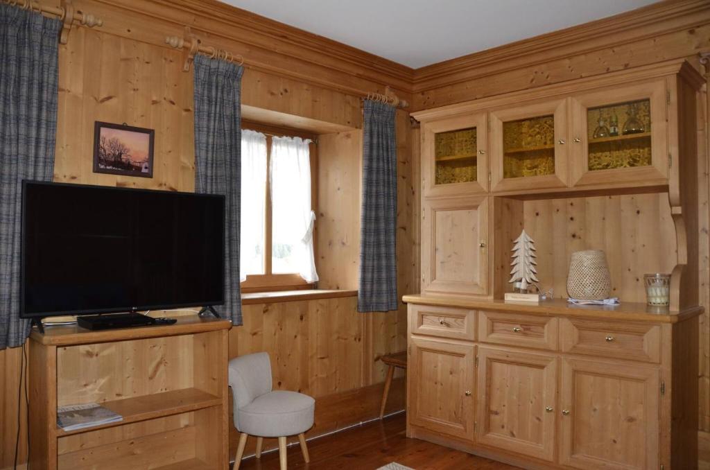 Apartment with three bedrooms and garden in Chiave, Chiave