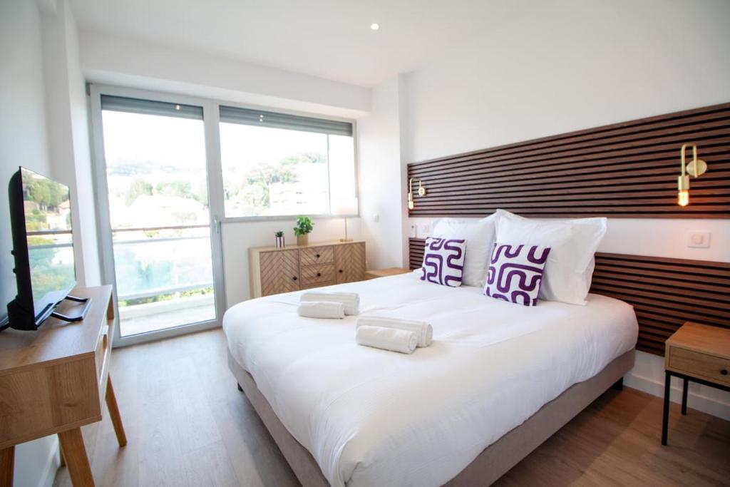 Luxury 1 Bed Apt Seafront Escape in Cannes - 3