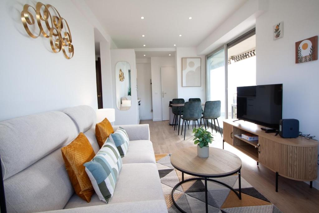 Luxury 1 Bed Apt Seafront Escape in Cannes - 4
