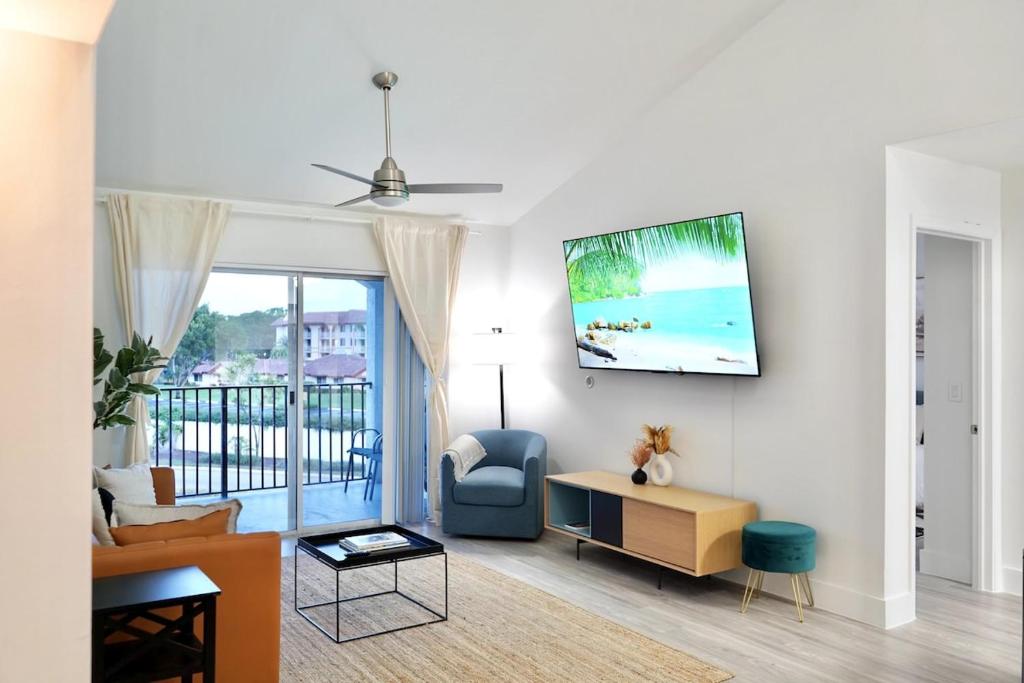 Apartment in Deerfield Beach Pool Gym WiFi, Deerfield Beach