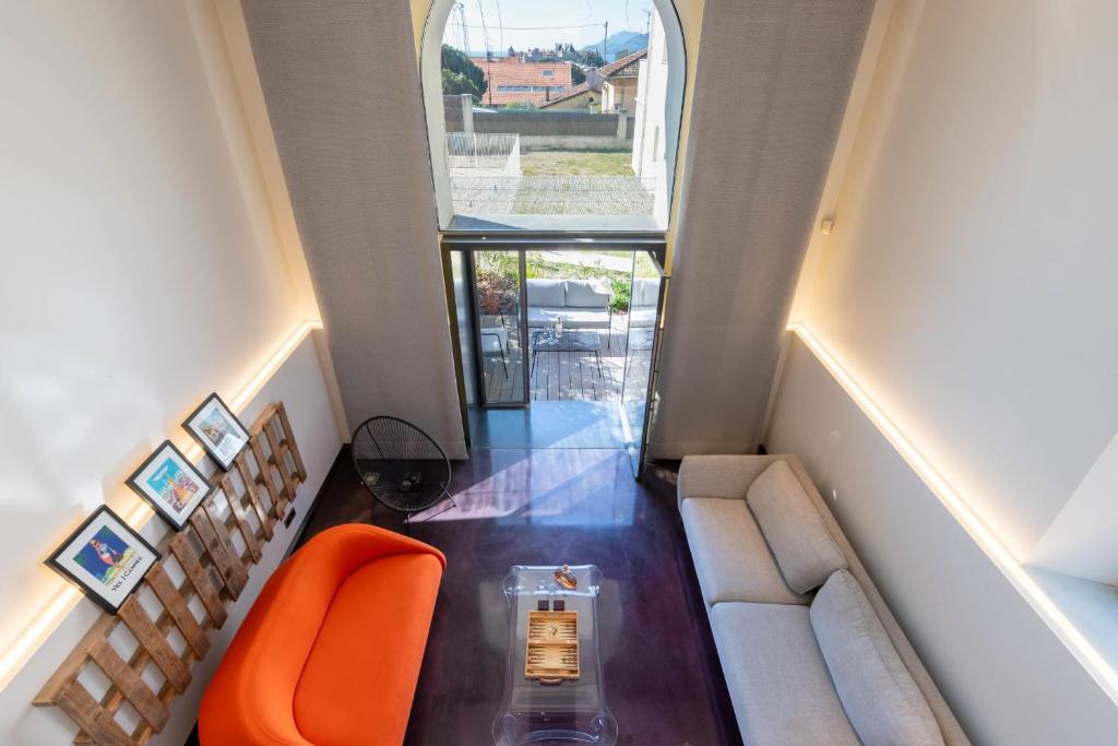 1-Br 75m Duplex with Pool - 4