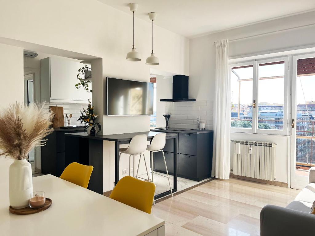 Yellow Sweet Home - 4