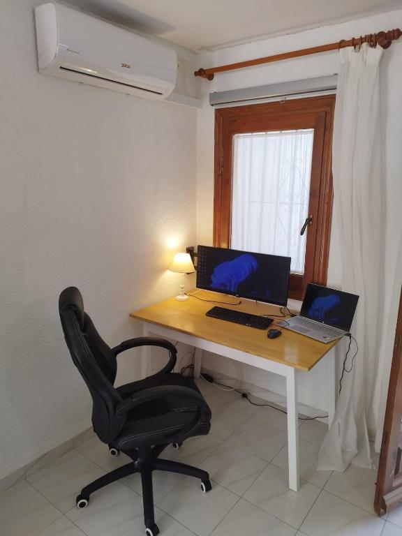 estudio para parejas con piscina en urbanizacion tranquila - 4