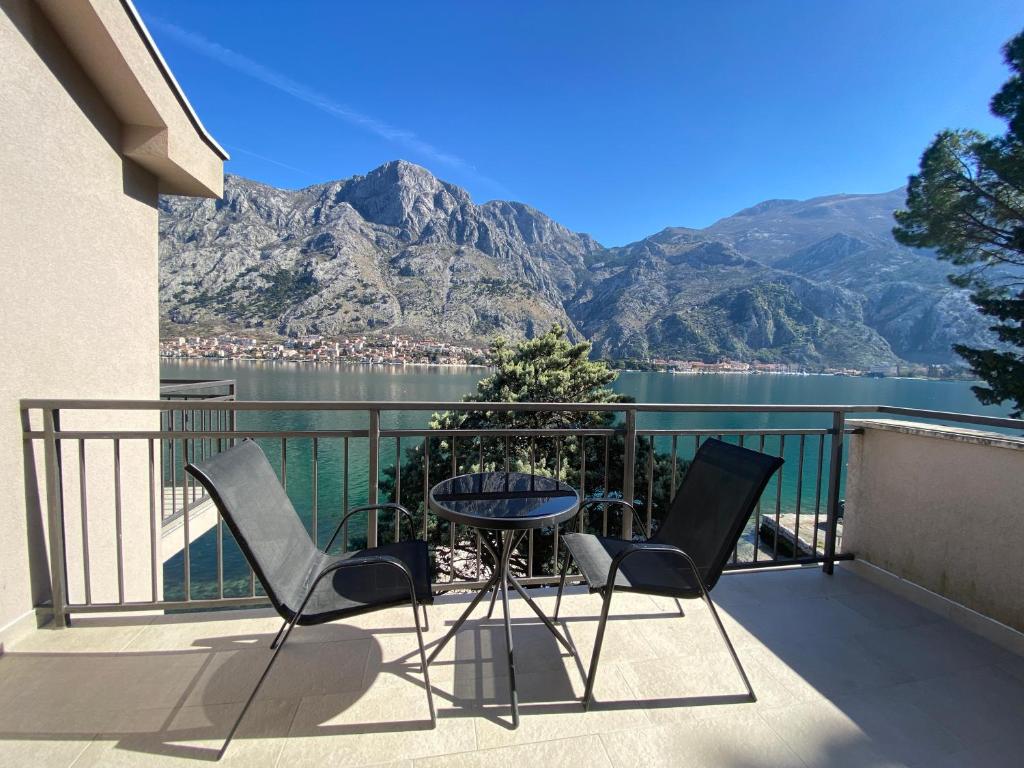 Seafront Apartments House 44 Private Balcony Old Town View - 4
