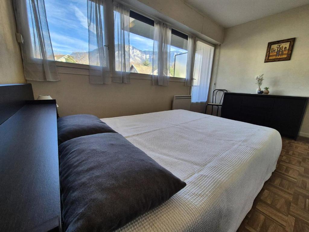 Résidence Saint Christophe - Logement traversant, agréable et lumineux à 2 pas de la cure ! MAE-7244 - 2