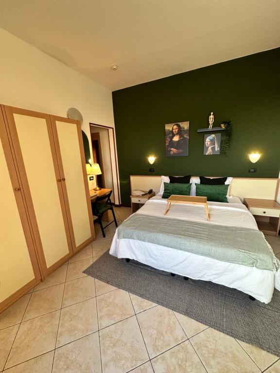 Hotel La Riviera - 2