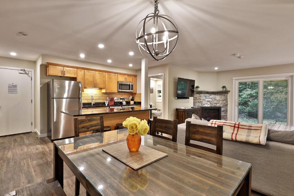 The Sunup Suite with 2BR, Killington