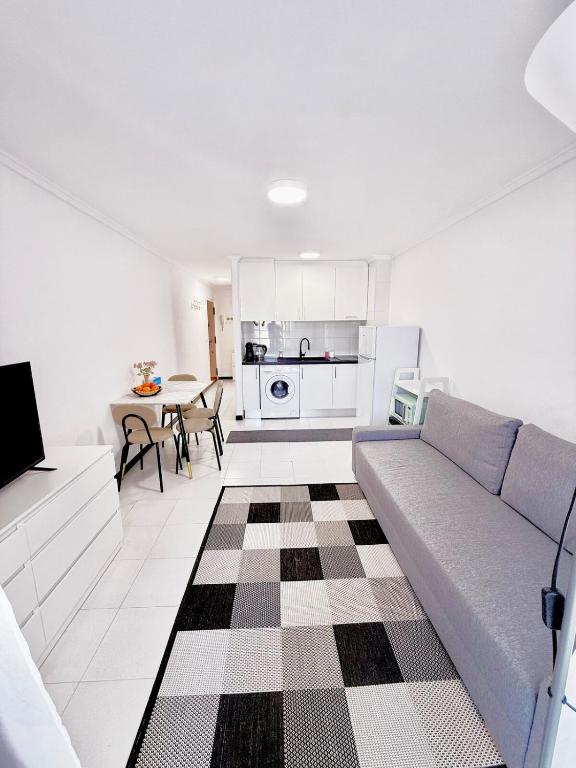 Apartment with pool, near the see, Torrevieja