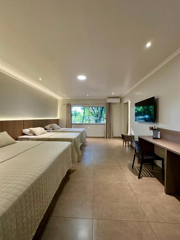 Parque Hotel Manantial outdoor pool