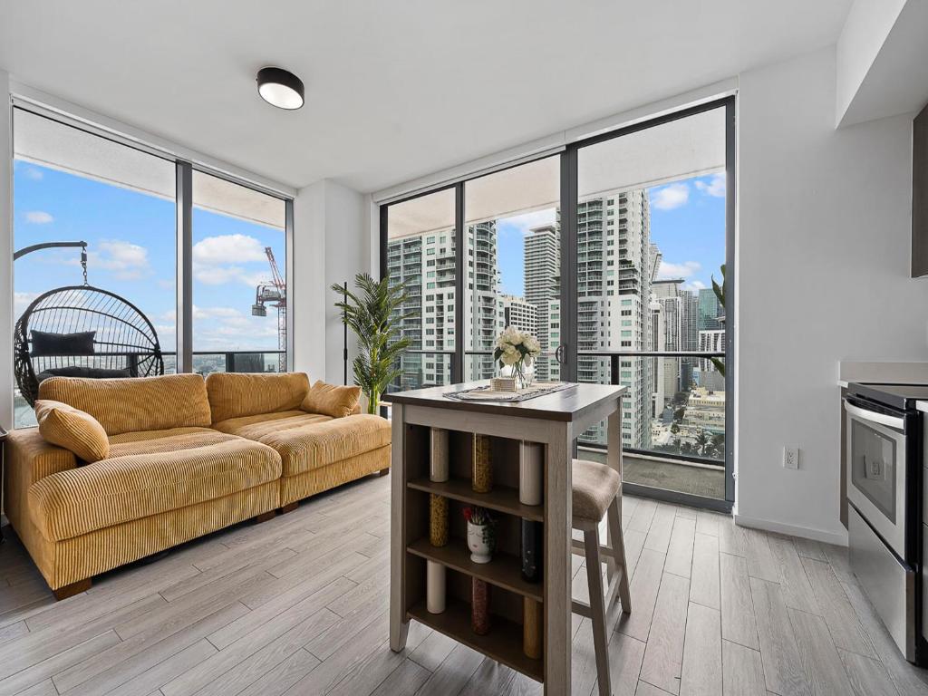 Zstir Viviant, Miami