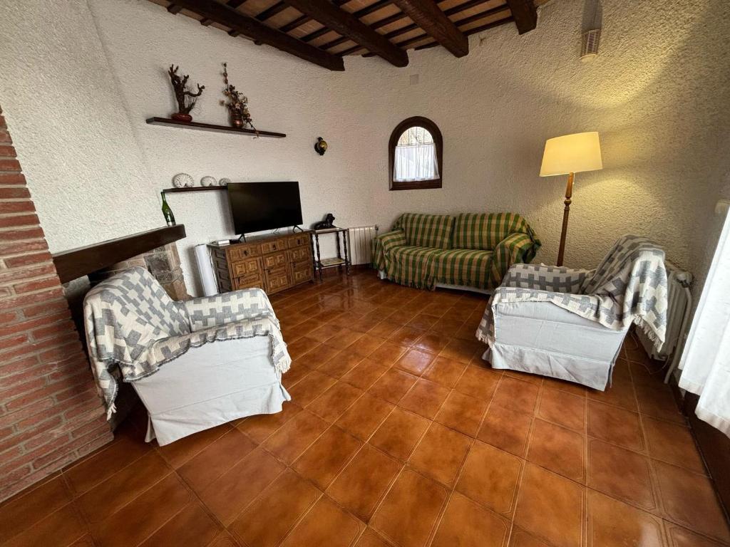 Casa con Gran Jardín Privado y Piscina Comunitaria en Torroella de Montgrí - ES-323-44 - 4