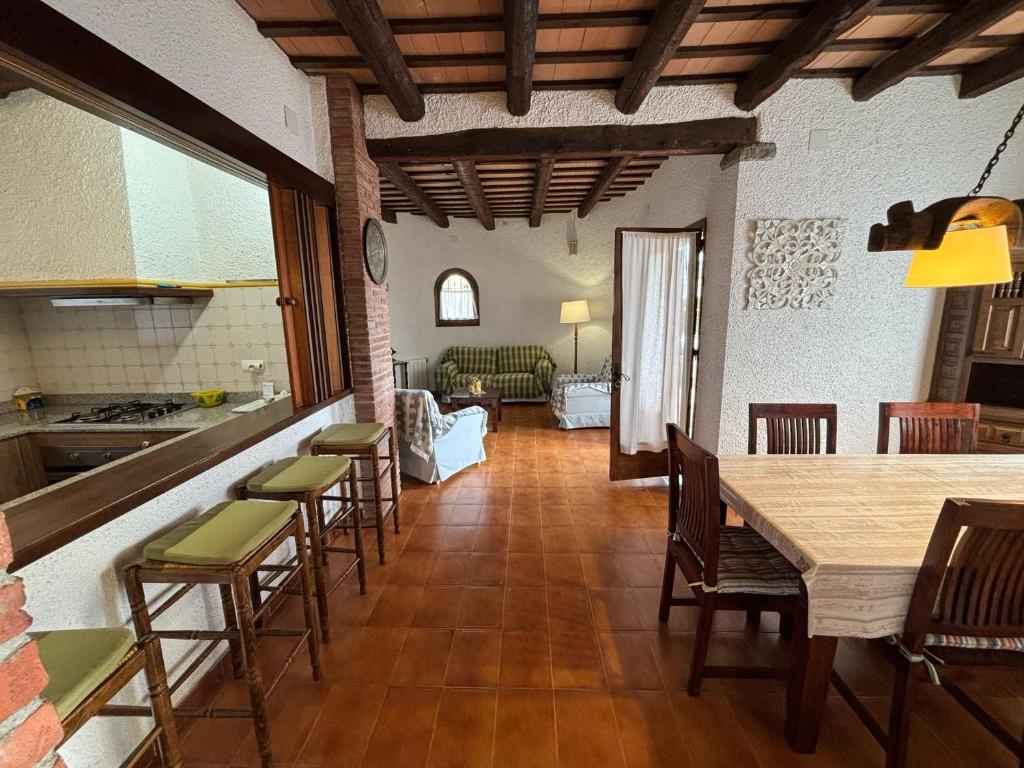 Casa con Gran Jardín Privado y Piscina Comunitaria en Torroella de Montgrí - ES-323-44 - 5