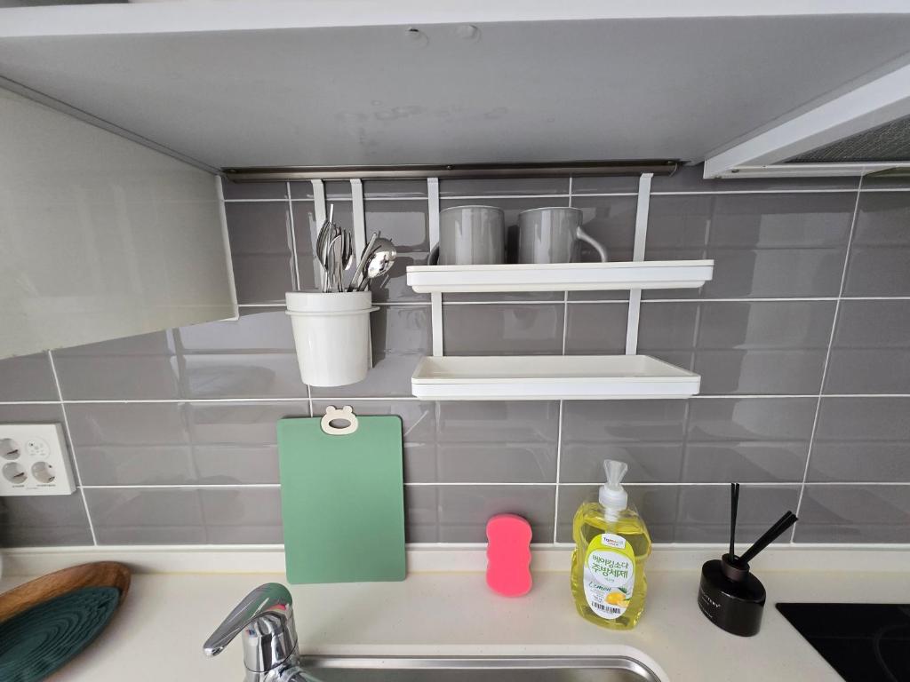 Cozy house with city view 13